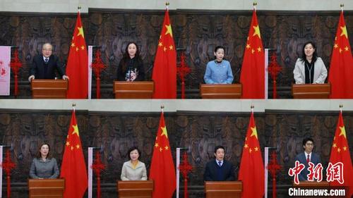 中国侨网中国驻釜山总领馆举办“温暖迎春”“春节包”发放仪式。　中国驻釜山总领馆供图