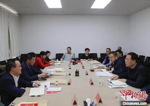 中国侨网图为青海侨界代表“客厅侨叙”现场。 马铭言 摄
