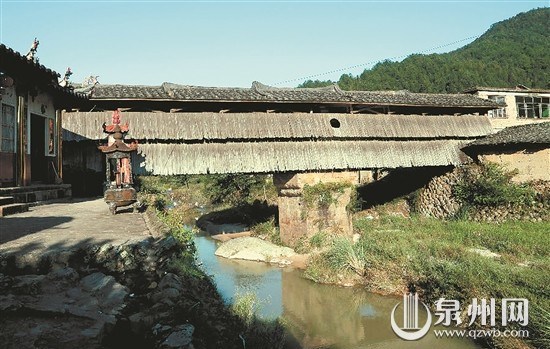 日前德化摄影家前往古桥“告别之旅”采风拍摄的廊桥现状。