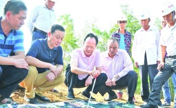 11月8日上午，潮州市委书记李水华到凤泉湖高新区中山大道工程建设现场调研。