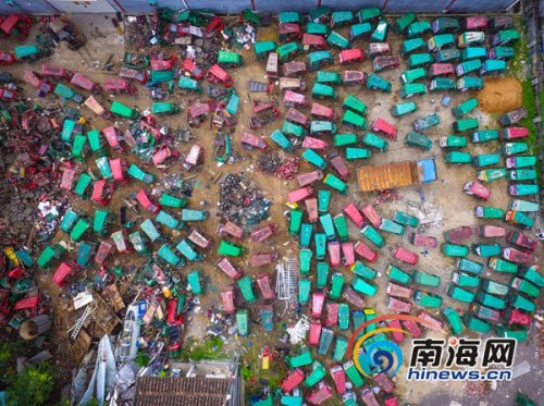 万宁市登记在册的风采车有1690辆,14号到16号共登记销毁522辆。海报全媒体中心记者袁琛
