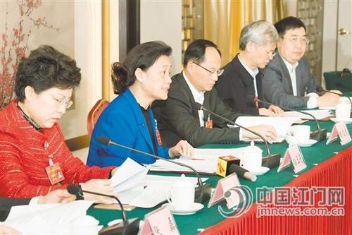 中国侨网1月21日,江门代表团分组审议广东省人大常委会工作报告。江门日报特派记者 周华东 摄