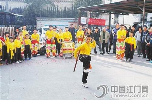 中国侨网外海麻二村春节文体活动掠影。马均贺 摄