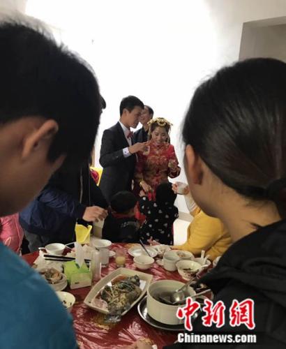 泉州:致富村民带头不收份子钱 带出新风气-中国