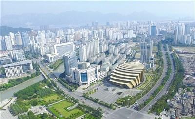 中国侨网市行政中心区附近成为近年土地市场的热点。 赵用 摄