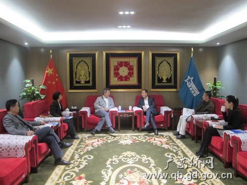 中国侨网省侨办蔡伟生副主任(左三)一行与蔡光先生(右三)座谈交流