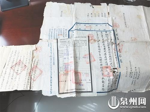 中国侨网这份2004年登记入库的最老“房契”来自康熙五十六年(即1717年),到今年正好300年历史。