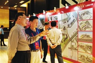 中国侨网资料图:2016年4月,参加第五届文昌南洋文化节的嘉宾在文昌参观。 阮琛 摄