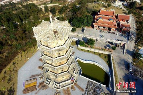 中国侨网图为九日山祈风石刻。