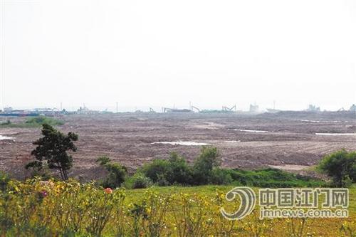 中国侨网大广海湾经济区拥有粤港澳大湾区内唯一可大规模连片开发的土地。图为上万亩连片可马上开发的广海湾填海区。