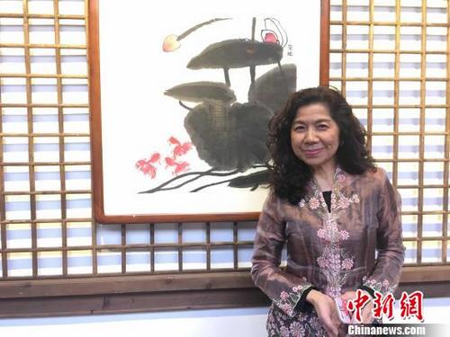 中国侨网资料图：马来西亚华裔作家、画家朵拉。林春茵　摄
