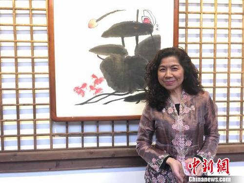 中国侨网资料图:马来西亚华裔作家、画家朵拉。林春茵 摄