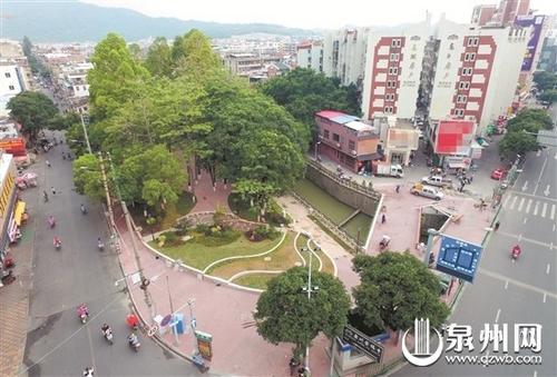 中国侨网口袋公园犹如道路上的“绿洲”,图为东街口的口袋公园