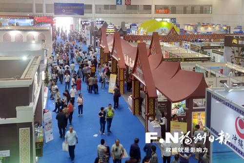 中国侨网海丝沿线国家和地区商品及自贸区商品展区人气旺。