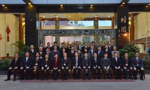 中国侨网资料图：2014年12月4日，香港佛山社团总会访问团到访佛山。图为合影留念。（图片来源：佛山市委统战部网站）