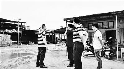 中国侨网图为文昌成立专项整治小组查处违规生产的红砖厂。