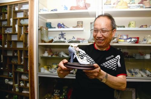 中国侨网金永愉收藏的最贵陶瓷鞋，是从西班牙购买而来，一只折合人民币大概2800元。