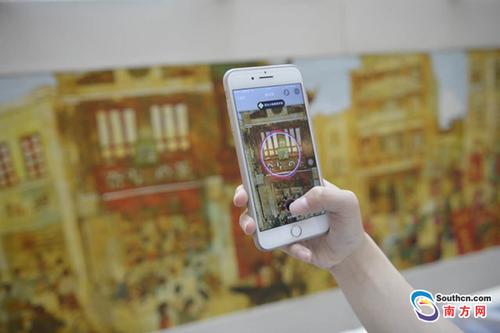 中国侨网12米《霸气西关图》展出。(图片来源:南方网)
