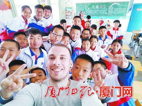 厦门国际化试点学校实行走出去引进来教学