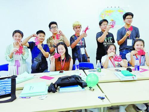 中国侨网陈嘉庚奖学金的设立为海外华侨华人学生学习中华文化创造了机会。(集美学校委员会供图)