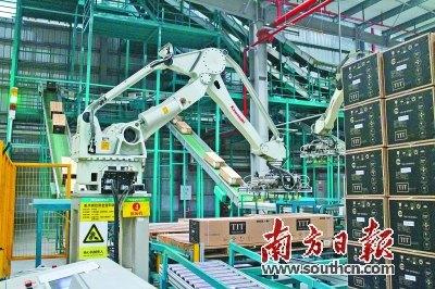 中国侨网海信(广东)空调有限公司是目前江门地区产值最大的家电生产企业。图为该公司的“无人”仓库。南方日报记者 戴惠甜 摄