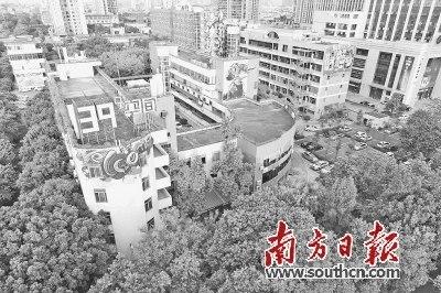 中国侨网39度空间艺术创意社区作为千灯湖创投小镇核心启动区,已经吸引了一批国内外知名创投项目签约落户,将为装备制造企业提供多项金融服务。南方日报记者 戴嘉信 摄