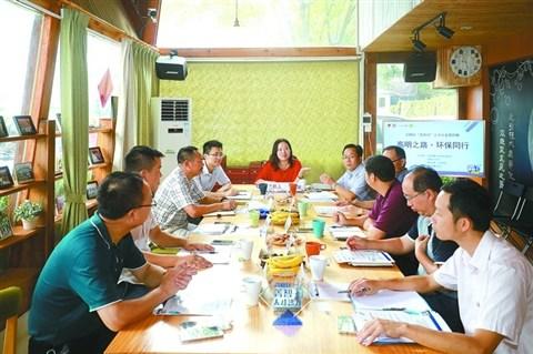 中国侨网7月25日,高明区“菁智30”人才沙龙第四期在高明青商之家举行。目前,高明多管齐下吸引人才留住人才。(黎汉沿 摄)