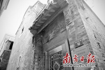 中国侨网在历史建筑监督员眼中，禅城是一个大型的“民居博物馆”。图为南庄罗园村内的古建筑。