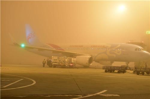 中国侨网大雾袭击成都机场。（资料图）