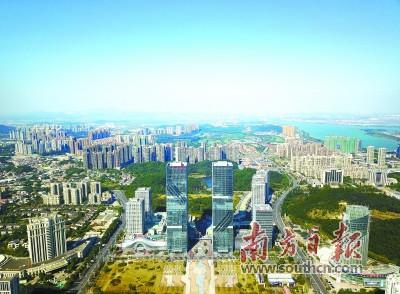 中国侨网政府工作报告提出,江门力争3—5年实现城市面貌、城市品质迈上新台阶。图为江门城区。张由琼 摄