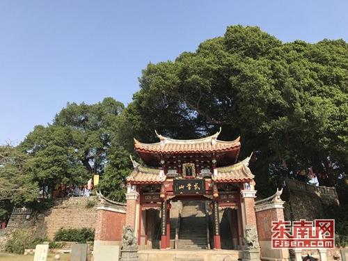 中国侨网3月15日上午,沉寂数百年之久的真武祭海祈福表演将在真武庙广场前进行。