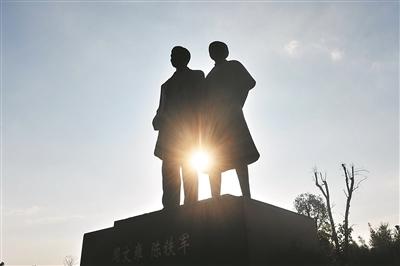 中国侨网周文雍陈铁军烈士陵园。