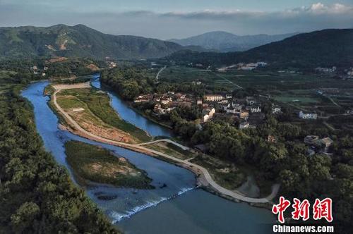 中国侨网图为廉溪。　陈秀容 摄