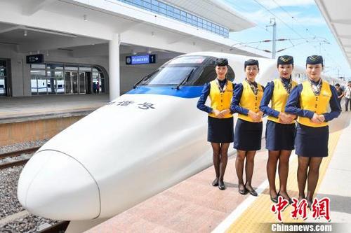 中国侨网粤西首条高铁江湛铁路7月1日正式开通　陈骥旻　摄