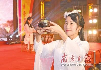 中国侨网香道表演是香博会的精彩节目之一。 杨兴乐　摄