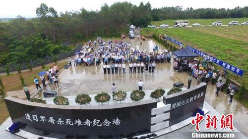 中国侨网纪念墙落成揭幕 陈超铭 摄