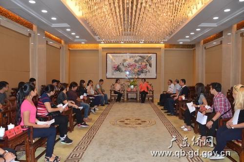 中国侨网庞国梅主任会见印东地区青年侨胞参访团一行