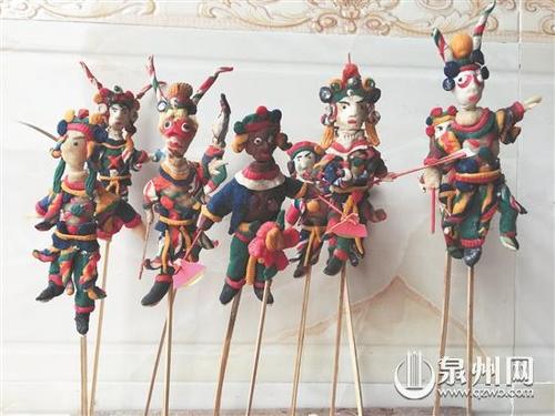 中国侨网肖其昌老人制作的的妆糕人。