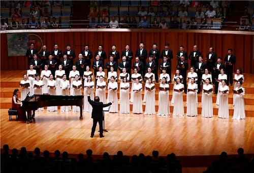 中国侨网中国交响乐团合唱团图片。图片来自于江门演艺中心