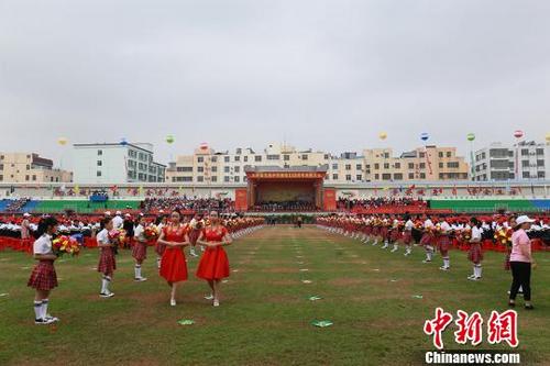 中国侨网海南文昌中学建校110周年庆典活动。　凌楠　摄