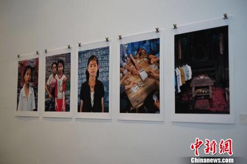 中国侨网摄影展现场 陈明东 摄