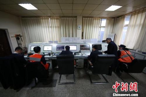 中国侨网车站行车指挥中心“信号楼”。　苏志刚　摄
