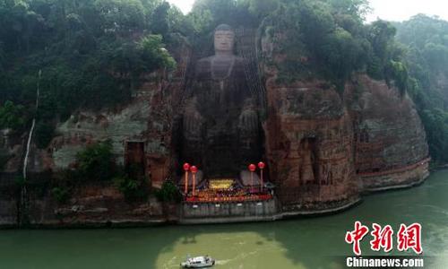 中国侨网乐山大佛正式“出关”。 刘忠俊 摄