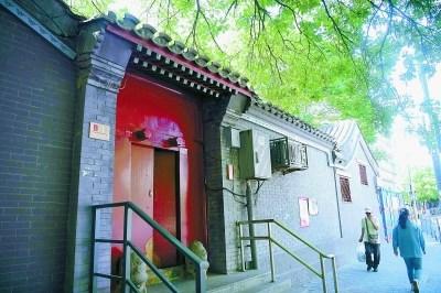 中国侨网图为东城区北新桥街道东直门南北小街,沿街建筑立面经过封堵“开墙打洞”、修缮重建后,恢复了古朴典雅风貌。本报记者 和冠欣摄