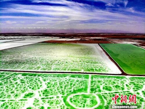 中国侨网图为翡翠湖。 赵凛松 摄