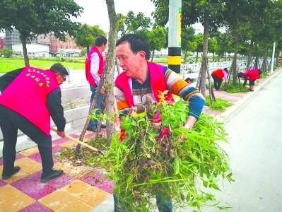 中国侨网村民参与义务劳动