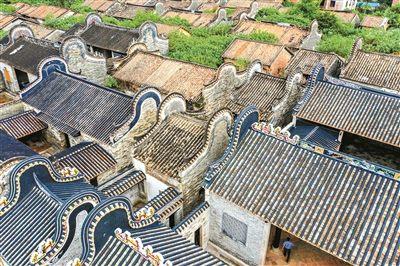 中国侨网港头村被誉为“露天的岭南建筑博物馆”。