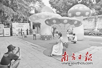 中国侨网节假日期间的岭南天地成为游客们休闲体验的好去处。南方日报记者 戴嘉信 摄