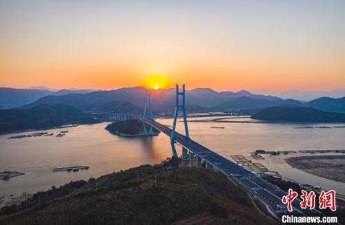 中国侨网图为沙埕湾跨海大桥。 刘超超 摄