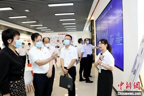 中国侨网厦门市委组织部领导深入“科技红盟”调研指导工作。 集美区委组织部供图